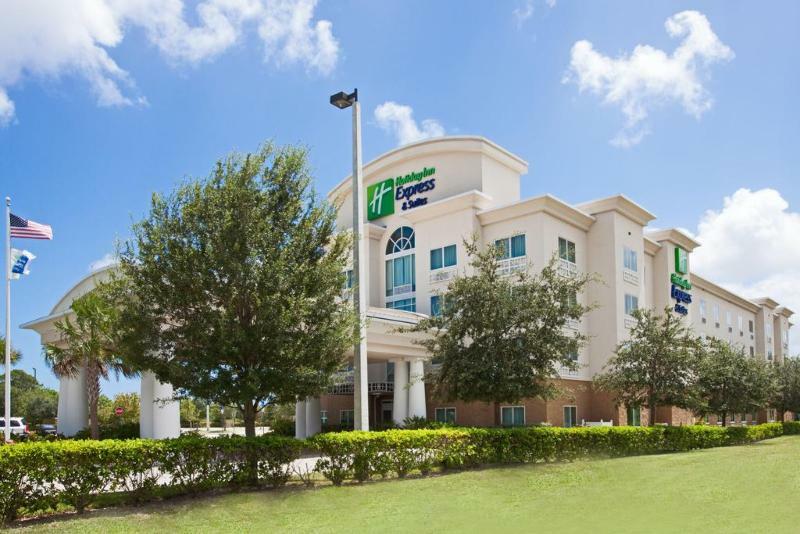 Holiday Inn Express Hotel & Suites Fort Pierce West Bagian luar foto